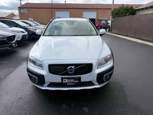 2016 Volvo XC70 T5 Platinum