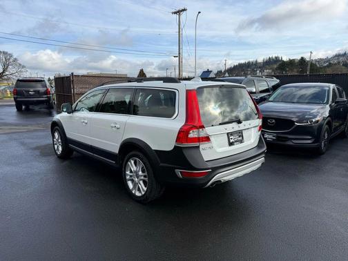 2016 Volvo XC70 T5 Platinum
