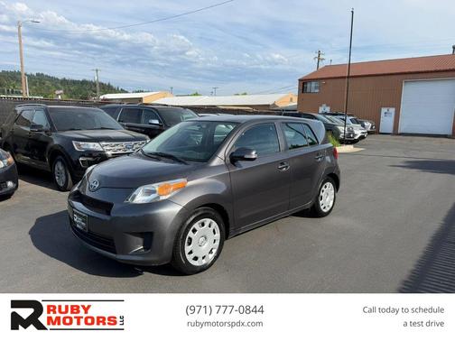 Magnetic Gray Metallic 2012 Scion xD Hatchback 4D