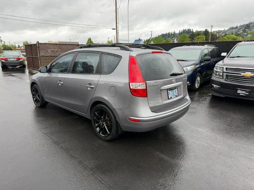 Titanium Gray Metallic 2012 Hyundai Elantra Touring SE