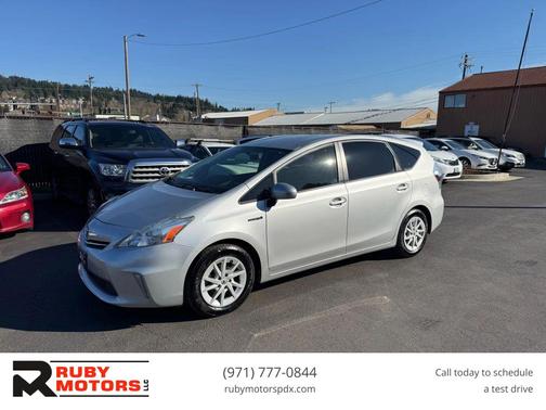 2013 Toyota Prius v Three