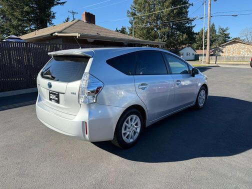 2013 Toyota Prius v Three