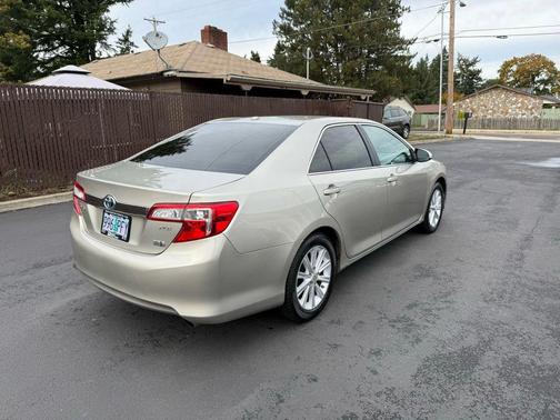 2014 Toyota Camry Hybrid XLE
