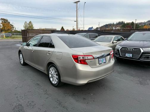 2014 Toyota Camry Hybrid XLE