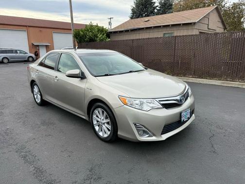 2014 Toyota Camry Hybrid XLE