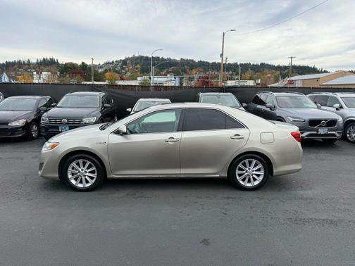2014 Toyota Camry Hybrid XLE