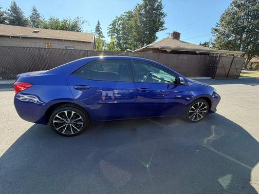 Blue Crush Metallic 2017 Toyota Corolla SE