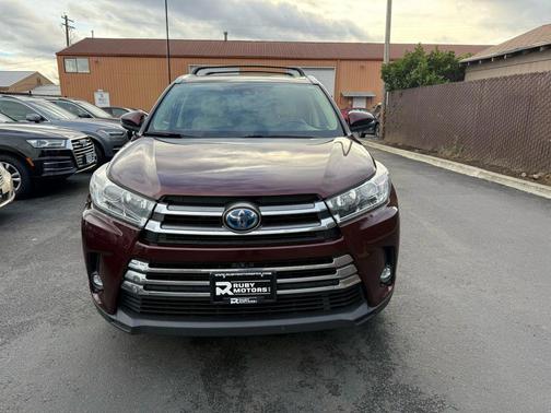 2019 Toyota Highlander Hybrid Platinum