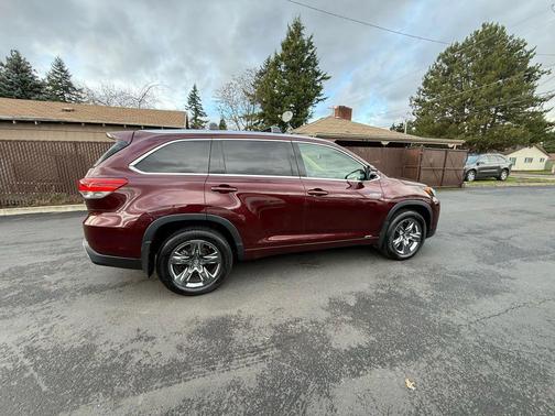 2019 Toyota Highlander Hybrid Platinum