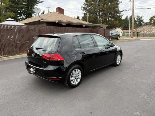 2016 Volkswagen Golf TSI S 4-Door