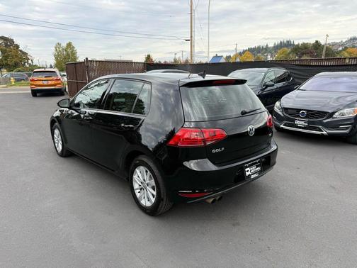 2016 Volkswagen Golf TSI S 4-Door