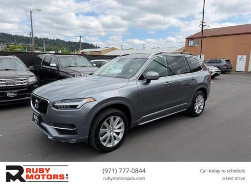 Gray 2017 Volvo XC90 T6 Momentum