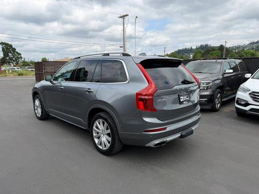 Gray 2017 Volvo XC90 T6 Momentum