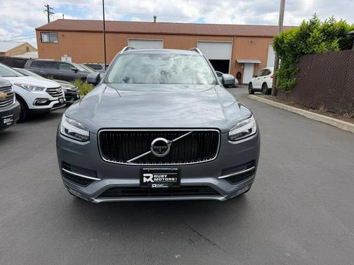 Gray 2017 Volvo XC90 T6 Momentum
