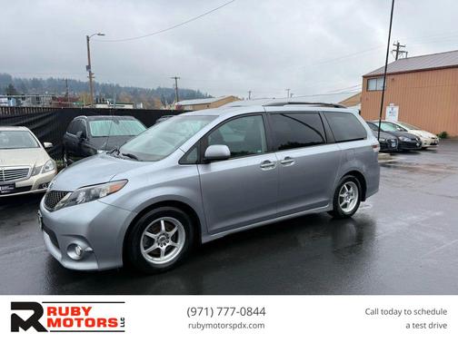 2011 Toyota Sienna SE