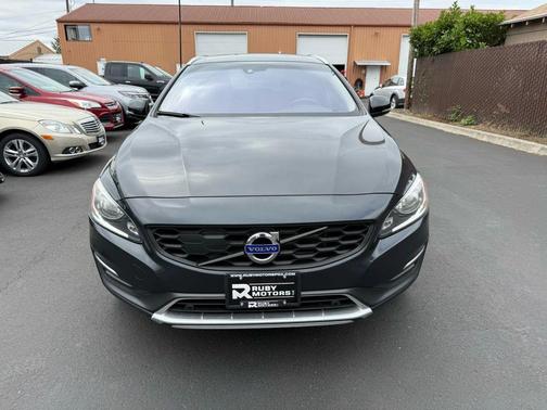 2015 Volvo V60 Cross Country T5