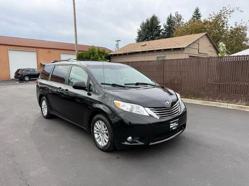 2011 Toyota Sienna XLE