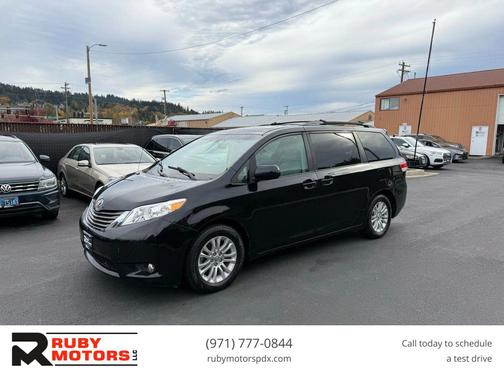 2011 Toyota Sienna XLE