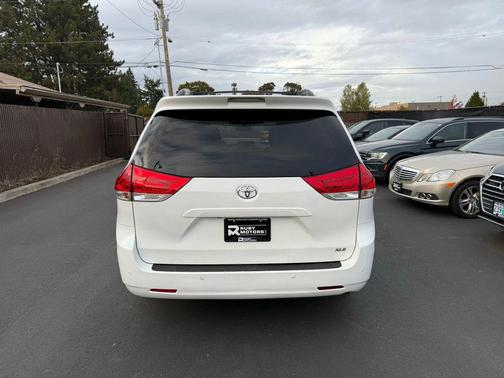2013 Toyota Sienna XLE