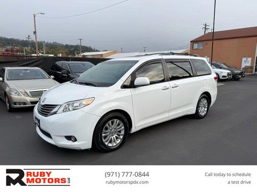 2013 Toyota Sienna XLE