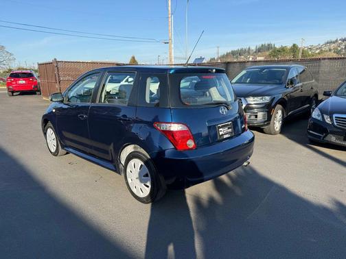 2006 Scion xA Hatchback 4D
