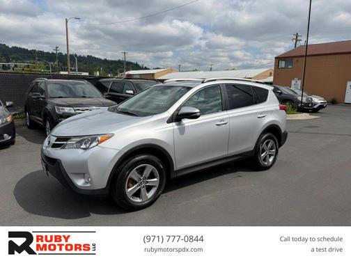 Classic Silver Metallic 2015 Toyota RAV4 XLE