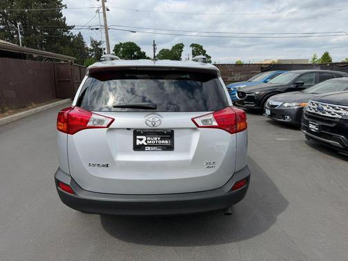 Classic Silver Metallic 2015 Toyota RAV4 XLE