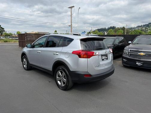 Classic Silver Metallic 2015 Toyota RAV4 XLE