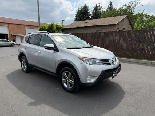 Classic Silver Metallic 2015 Toyota RAV4 XLE