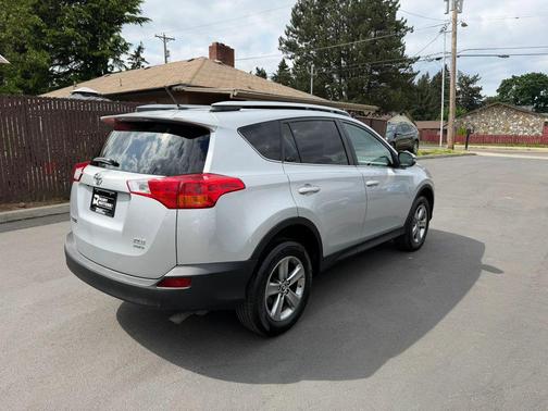 Classic Silver Metallic 2015 Toyota RAV4 XLE