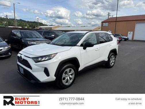 Super White 2019 Toyota RAV4 LE