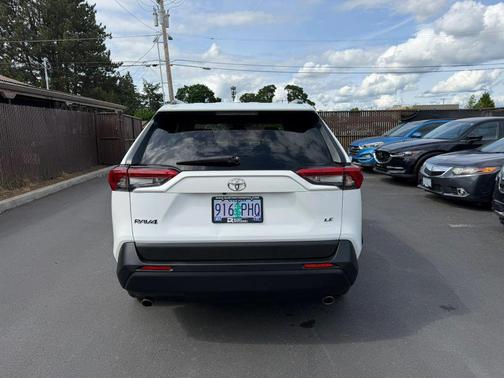 Super White 2019 Toyota RAV4 LE