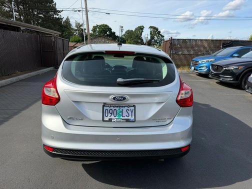 INGOT SILVER METALLIC 2013 Ford Focus Titanium