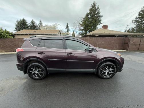 2017 Toyota RAV4 SE