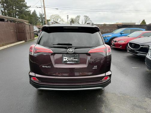 2017 Toyota RAV4 SE