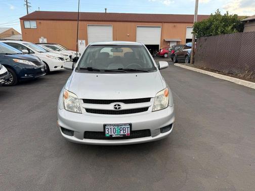 2006 Scion xA Hatchback 4D