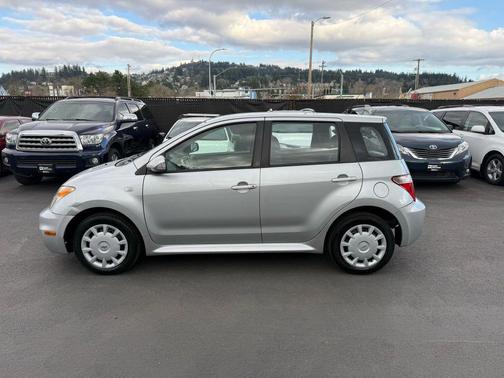 2006 Scion xA Hatchback 4D