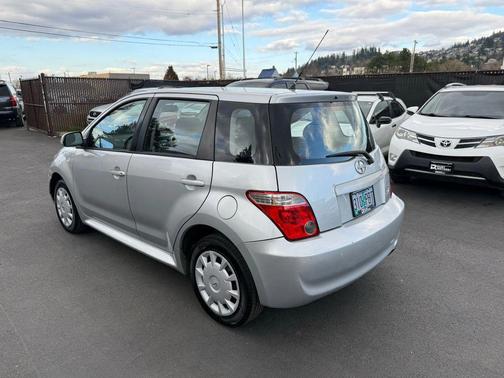 2006 Scion xA Hatchback 4D