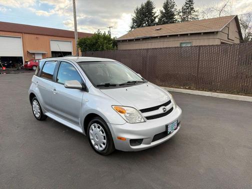 2006 Scion xA Hatchback 4D