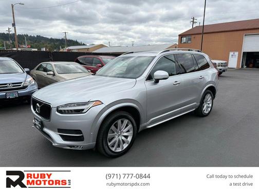 2016 Volvo XC90 T6 Momentum