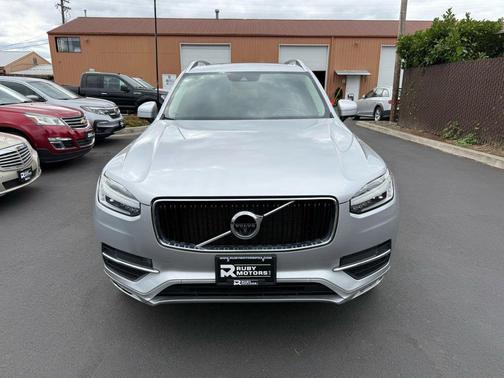 2016 Volvo XC90 T6 Momentum