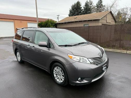 2014 Toyota Sienna XLE