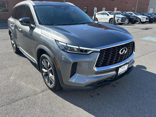 2023 INFINITI QX60 LUXE