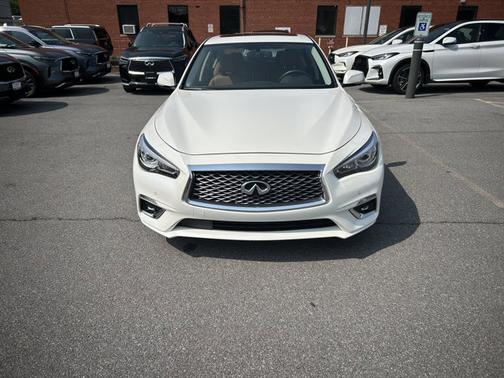 2023 INFINITI Q50 LUXE