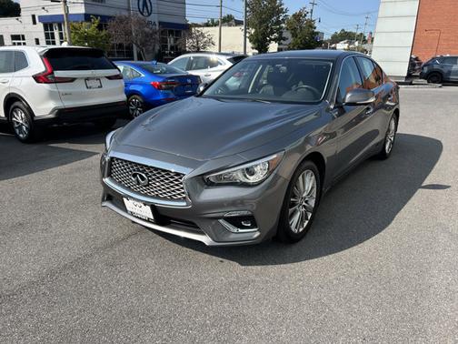 2023 INFINITI Q50 LUXE