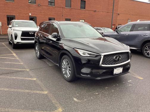 2023 INFINITI QX50 LUXE