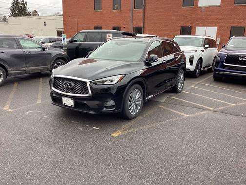 2023 INFINITI QX50 LUXE