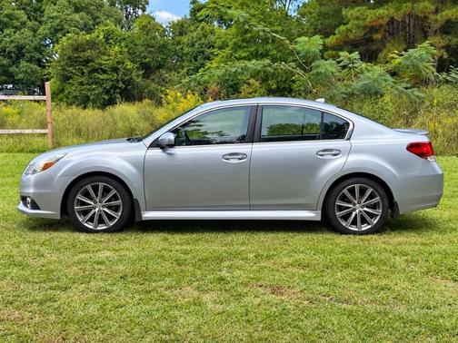 Ice Silver Metallic 2014 Subaru Legacy 2.5i Sport
