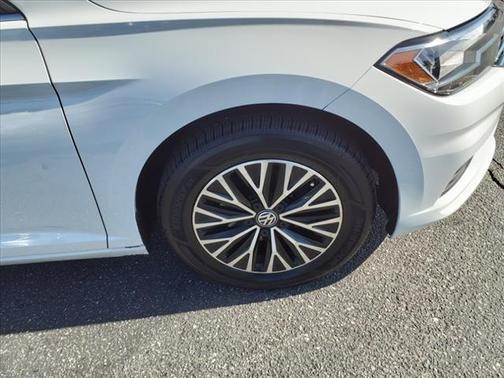 Photo 5 of 27 of 2019 Volkswagen Jetta 1.4T SE