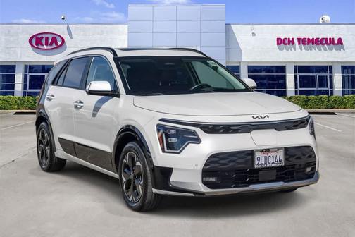 Snow White Pearl 2023 Kia Niro EV Wave